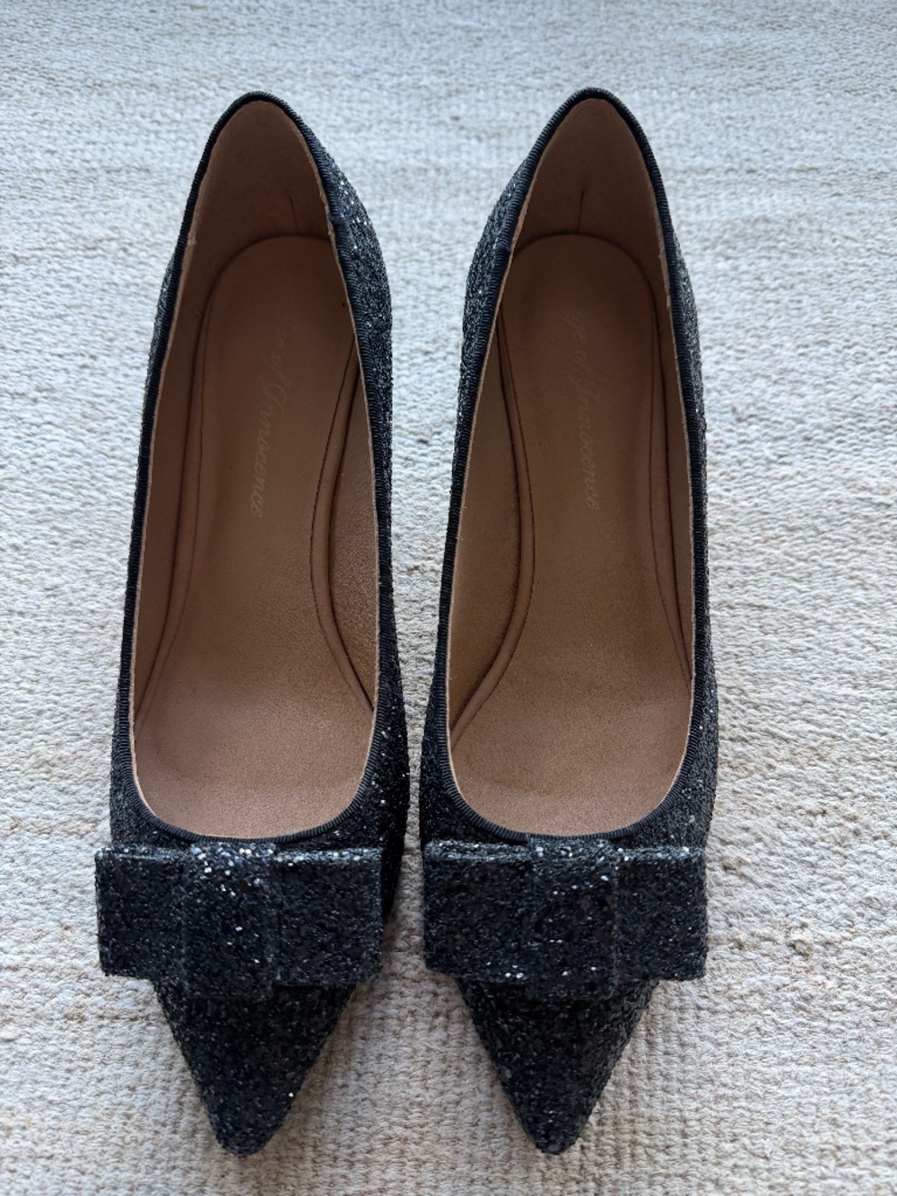 Age of Innocence sparkling blk shoes with a bow, size 40